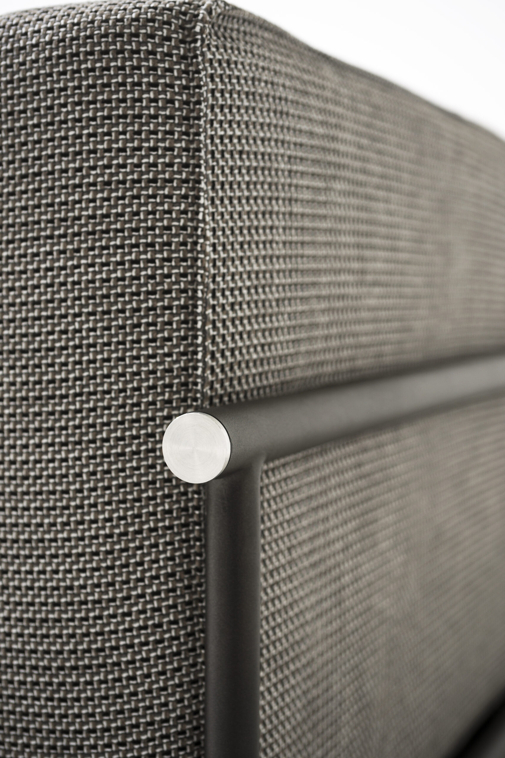 Estendo 001 Lounge Chair