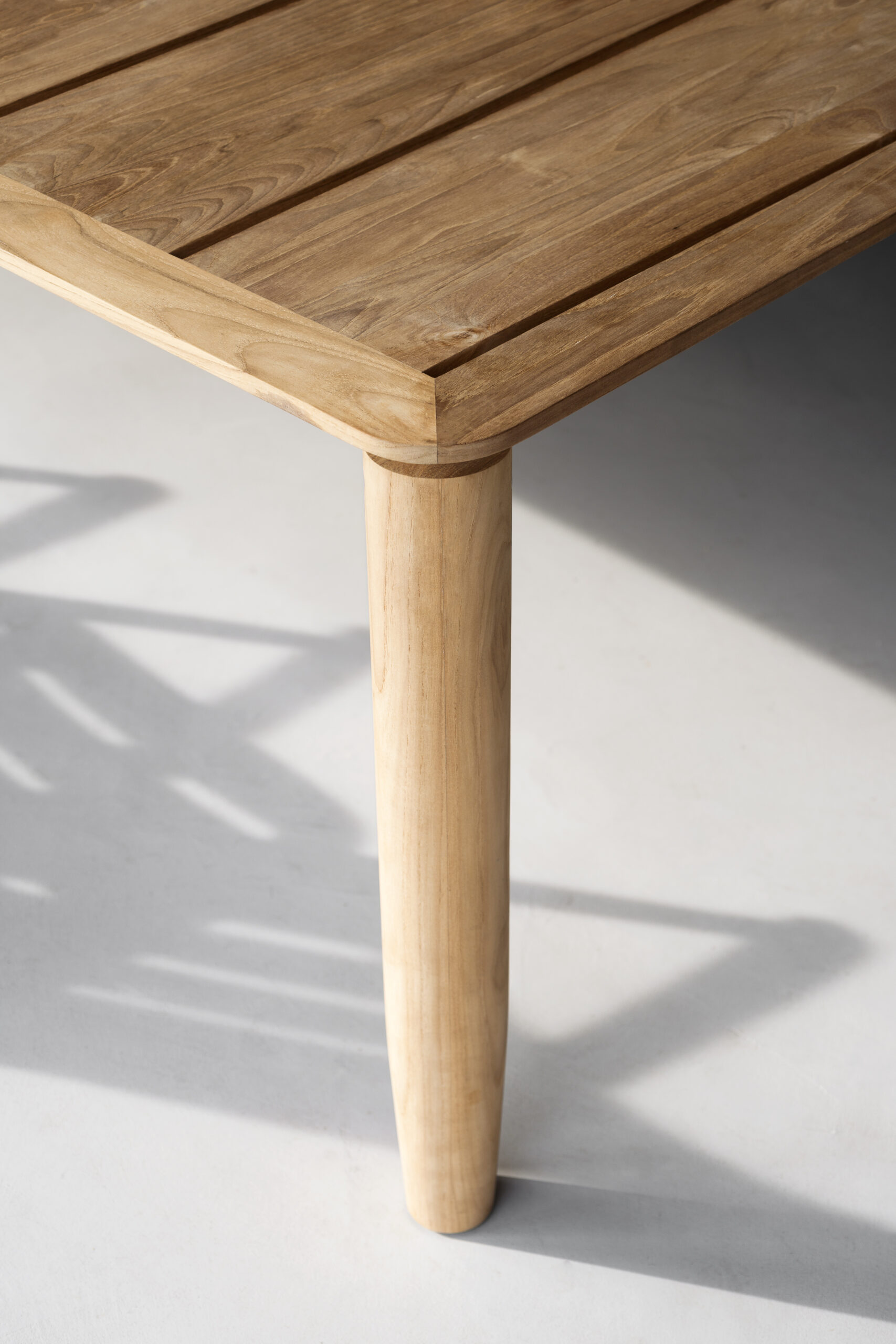 Levante 022 Dining Table