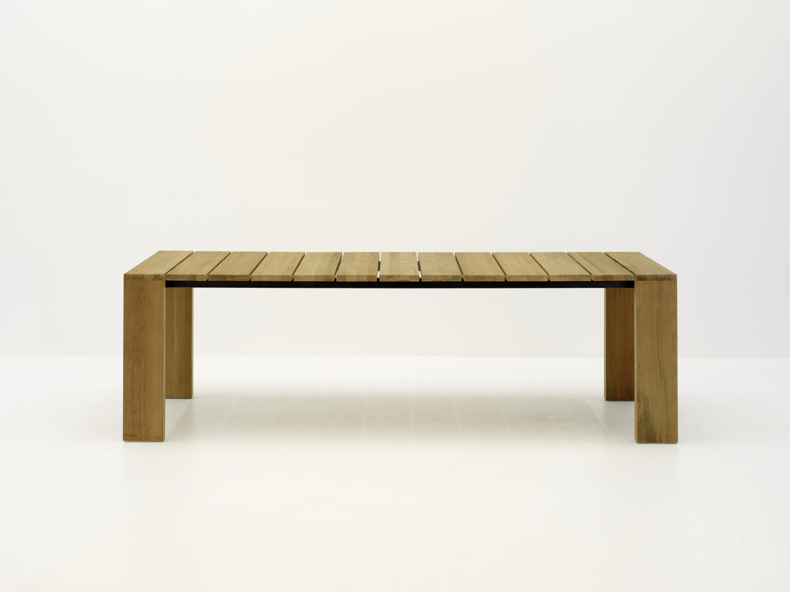 Pier 025 Dining Table