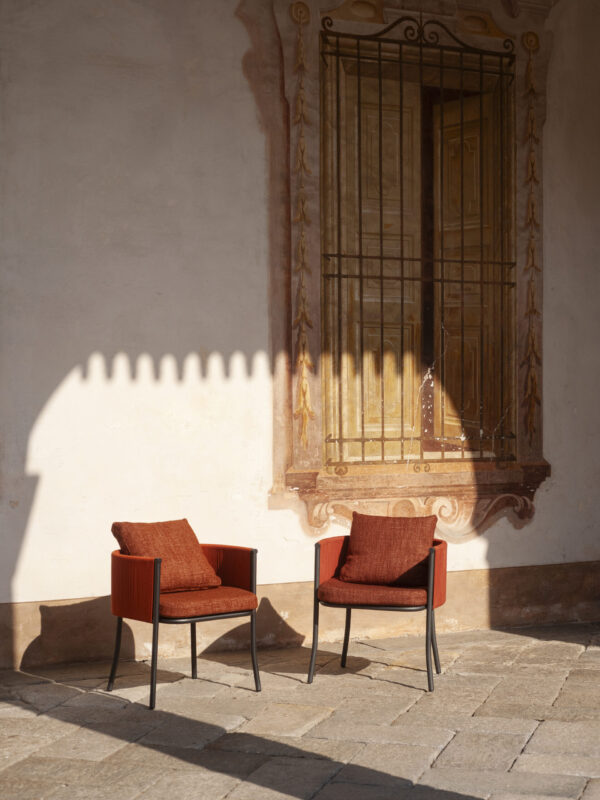 Saddle 001 Dining Chair