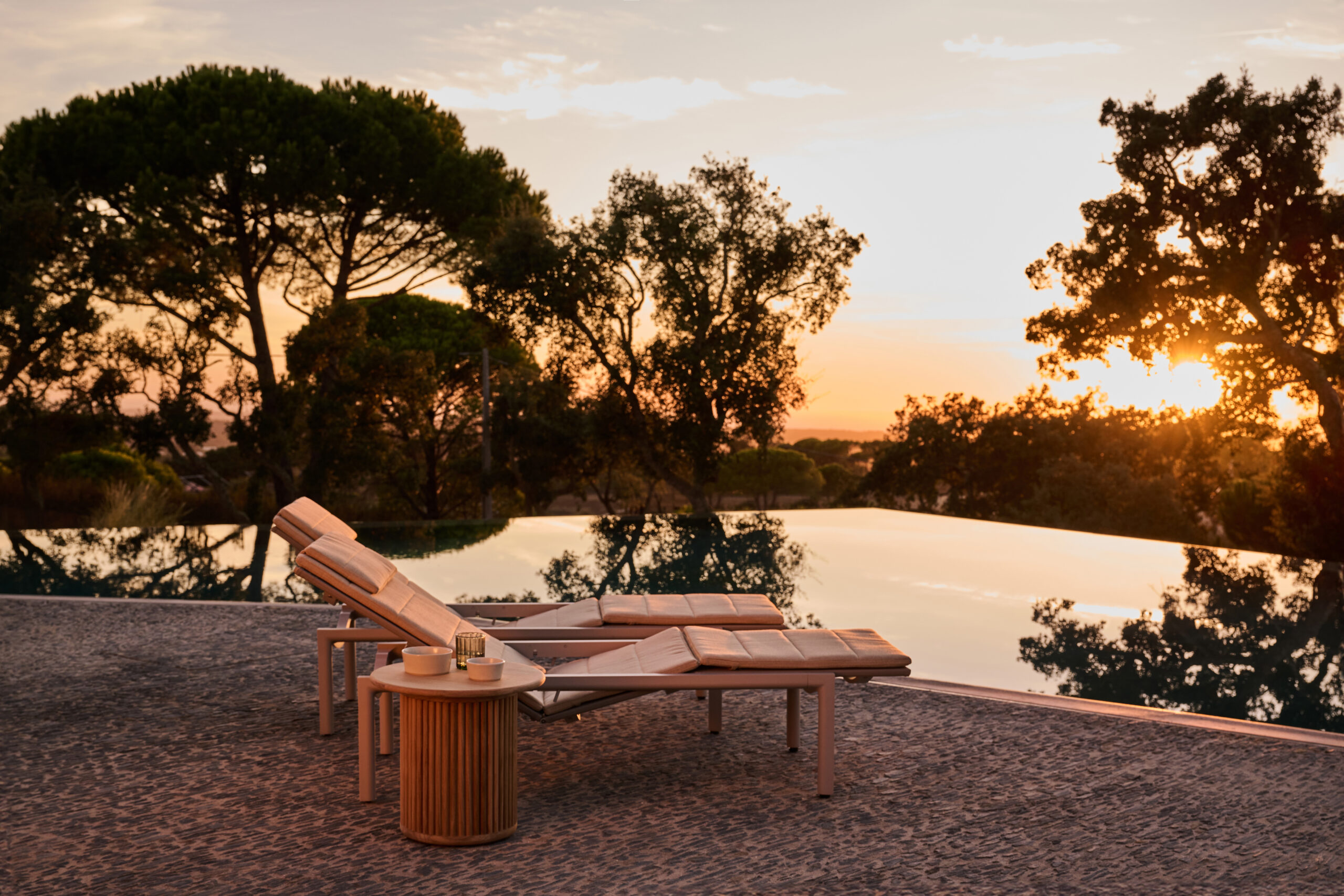 Illum Sunlounger